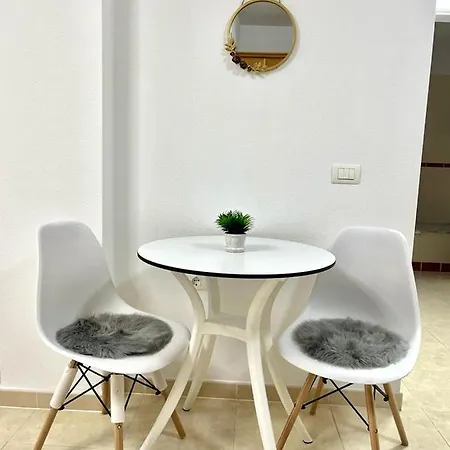 One Bedroom Zen With Great View, Pool, Wifi Daire