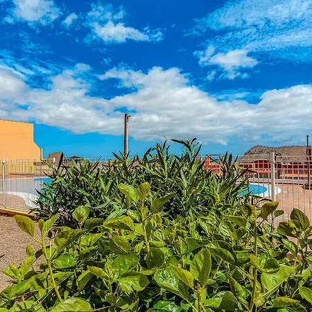 One Bedroom Zen With Great View, Pool, Wifi アパート