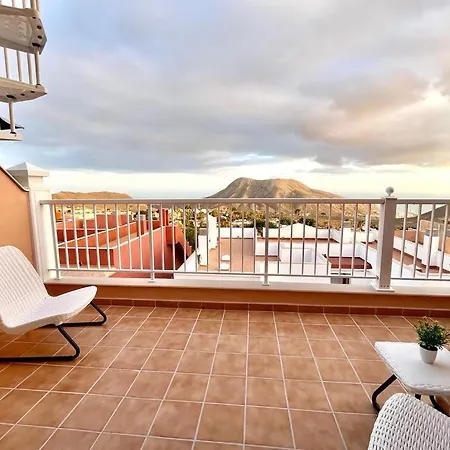 One Bedroom Zen With Great View, Pool, Wifi Lejlighed