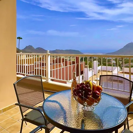 Lejlighed One Bedroom Zen With Great View, Pool, Wifi