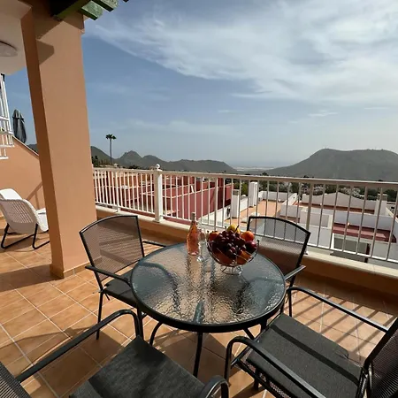 One Bedroom Zen With Great View, Pool, Wifi Lejlighed *
